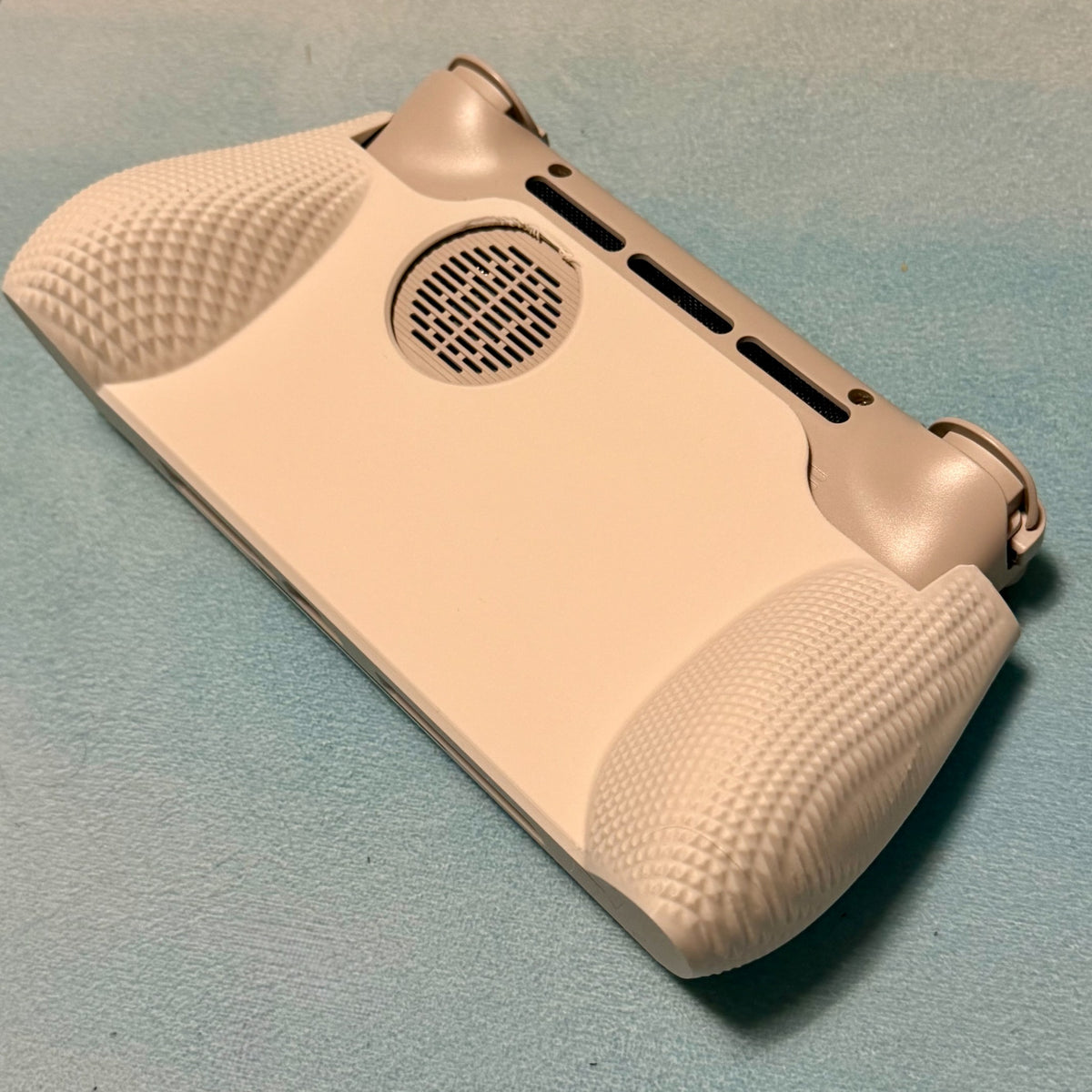 Rear view of AYN Thor ergonomic 3D printed handheld grip